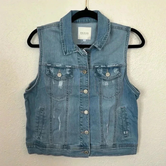 Enjean distressed women’s vest, stretch light wash denim, 4 pockets NWT - Picture 1 of 5